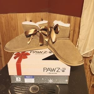 Bearpaw kids Size 5 Bearpawz